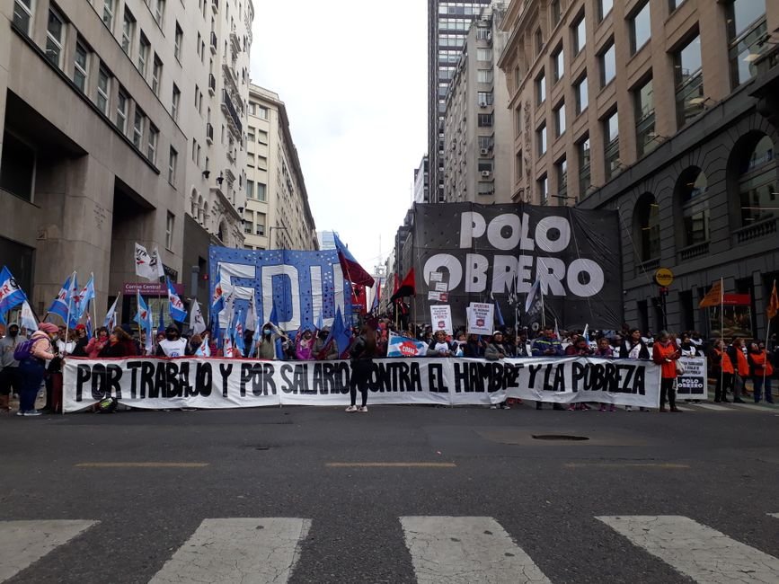 La CGT amenaza con un paro de 36 horas y busca acorralar a Milei